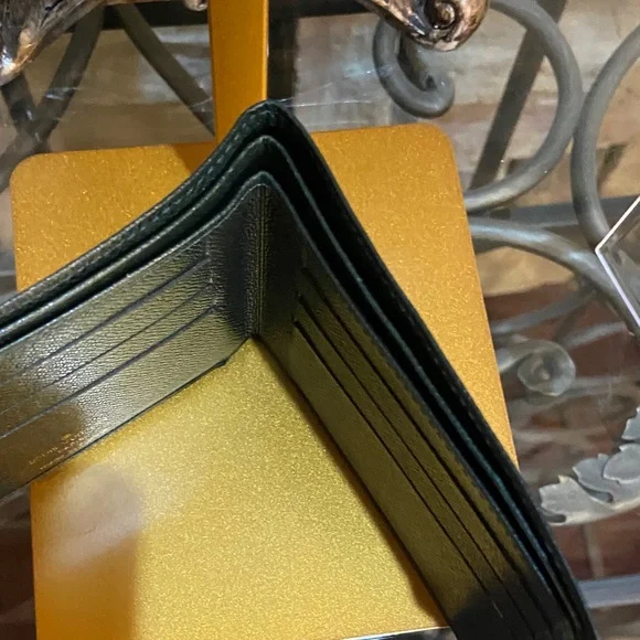 Louis Vuitton Textured Black Wallet - Picture 7 of 10